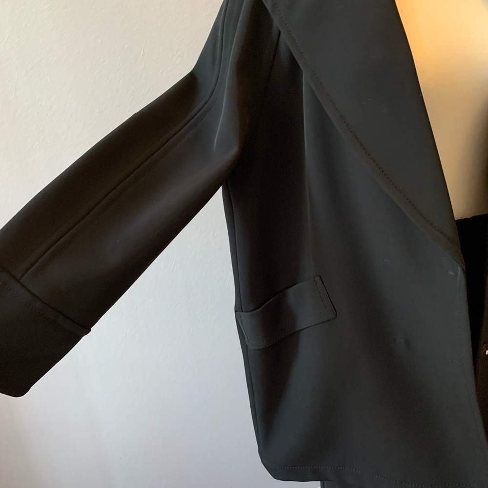 Lightweight And Versatile Car Coat - image 2